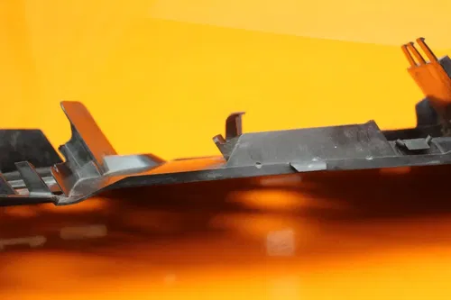 2005 2006 SUZUKI GSXR 1000 OEM REAR BACK TAIL UNDERTAIL BATTERY TRAY PLASTIC