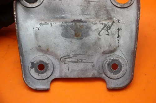 2007-2008 KAWASAKI NINJA ZX6R OEM FRONT GAS TANK BRACKET MOUNT 32052-0069-18R