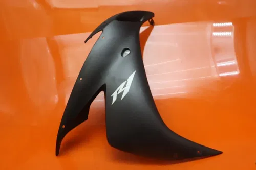 2005-2006 YAMAHA YZF R1 OEM RIGHT MID UPPER SIDE FAIRING COWL PLASTIC