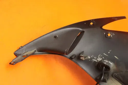 2005-2006 YAMAHA YZF R1 OEM RIGHT MID UPPER SIDE FAIRING COWL PLASTIC
