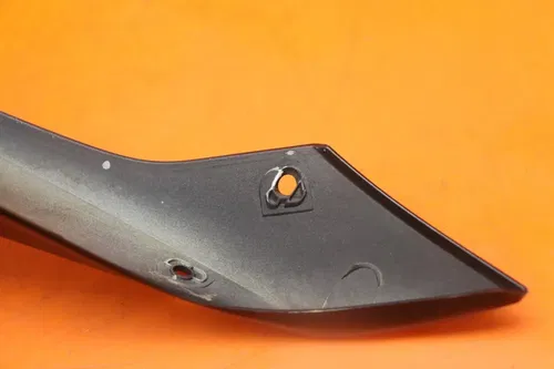 2005-2006 YAMAHA YZF R1 OEM RIGHT MID UPPER SIDE FAIRING COWL PLASTIC