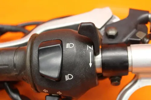 2001 2002 SUZUKI GSXR 1000 OEM LEFT CLIP ON HANDLEBAR W SWITCHES 37400-33E31