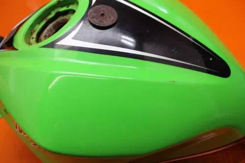 2013-2017 KAWASAKI NINJA EX300 GREEN OEM GAS TANK FUEL CELL PETROL RESERVOIR