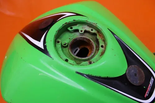 2013-2017 KAWASAKI NINJA EX300 GREEN OEM GAS TANK FUEL CELL PETROL RESERVOIR