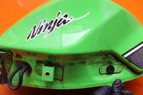 2013-2017 KAWASAKI NINJA EX300 GREEN OEM GAS TANK FUEL CELL PETROL RESERVOIR