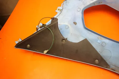 2001 2002 SUZUKI GSXR 1000 OEM RIGHT LOWER MID UPPER SIDE FAIRING COWL