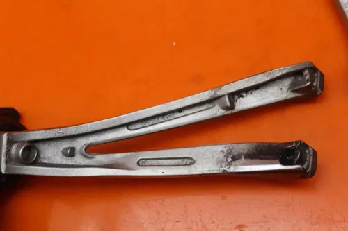 04-08 YAMAHA YZF R1 OEM REAR BACK PASSENGER FOOT PEG REST SET PAIR