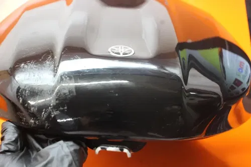 2000 2001 YAMAHA YZF R1 OEM GAS TANK FUEL CELL PETROL RESERVOIR 5JJ-Y2410-30-04