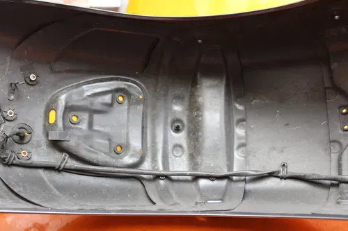 08-09 SUZUKI BOULEVARD C109R VLR1800 OEM REAR BACK WHEEL FENDER MUD GUARD
