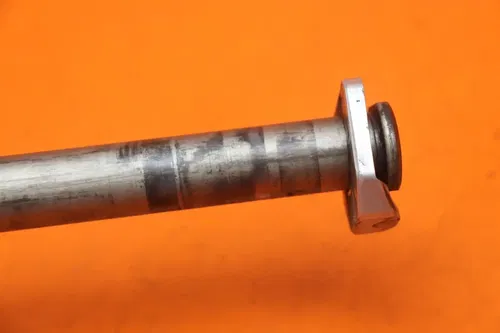 07-08 SUZUKI GSXR 1000 OEM STRAIGHT REAR AXLE BACK WHEEL RIM PIVOT BOLT AXEL