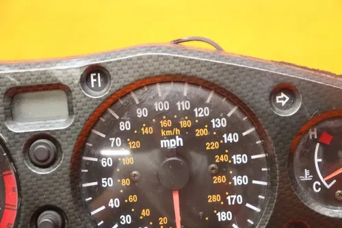 2001-2007 SUZUKI HAYABUSA OEM SPEEDO TACH GAUGES DISPLAY  SPEEDOMETER TACHOMETER
