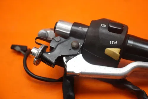 2003 2004 SUZUKI GSXR1000 OEM LEFT CLIP ON HANDLEBAR W SWITCHES 37400-18G10