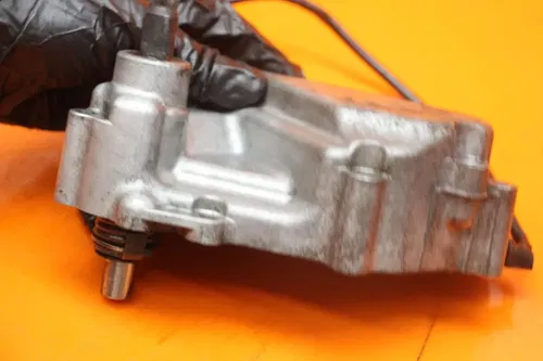 2011 KAWASAKI VULCAN 1700 VOYAGER ABS OEM SHIFTER SHIFT SHAFT COVER
