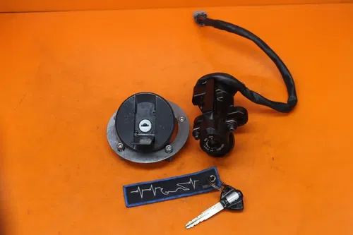 07-08 SUZUKI GSXR 1000 OEM IGNITION LOCK KEY SET W/ GAS CAP
