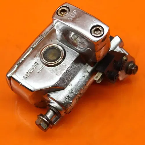 06-13 SUZUKI BOULEVARD M109R VZR1800 FRONT BRAKE MASTER CYLINDER 59600-10F61