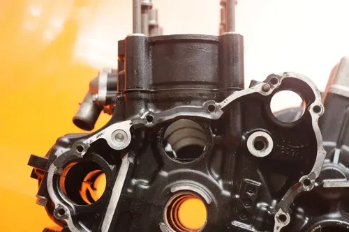2013-2016 TRIUMPH DAYTONA 675 OEM ENGINE MOTOR CRANKCASE CRANK CASES BLOCK