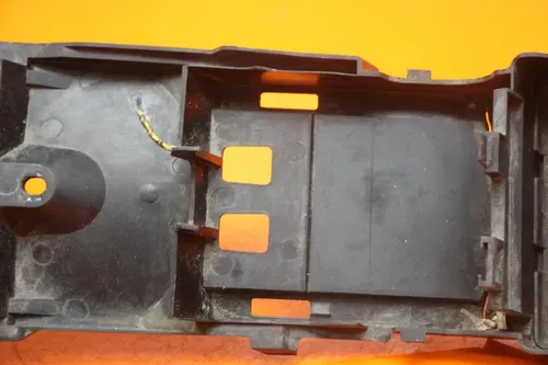 2006 2007 SUZUKI GSXR 600 750 OEM REAR BACK TAIL UNDERTAIL BATTERY TRAY PLASTIC