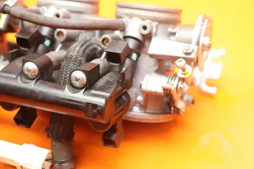 12-14 2013 SUZUKI GSXR 1000 OEM MAIN FUEL INJECTORS / THROTTLE BODIES NICE!