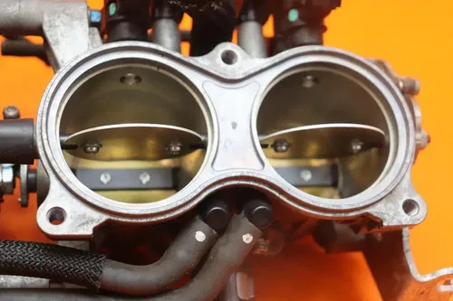 12-14 2013 SUZUKI GSXR 1000 OEM MAIN FUEL INJECTORS / THROTTLE BODIES NICE!