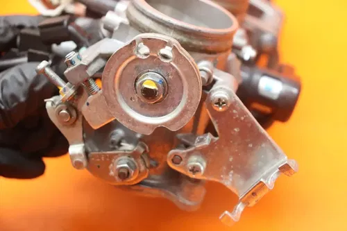 12-14 2013 SUZUKI GSXR 1000 OEM MAIN FUEL INJECTORS / THROTTLE BODIES NICE!