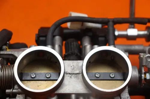 12-14 2013 SUZUKI GSXR 1000 OEM MAIN FUEL INJECTORS / THROTTLE BODIES NICE!