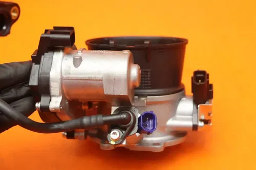 2012-2014 DUCATI 1199 PANIGALE OEM MAIN FUEL INJECTORS / THROTTLE BODIES