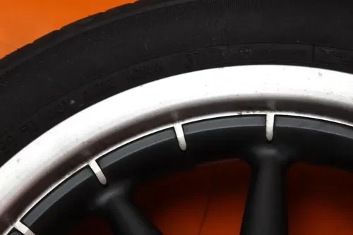 2005 HARLEY-DAVIDSON ELECTRA GLIDE FLHTI OEM STRAIGHT FRONT WHEEL RIM W TIRE