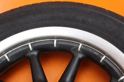 2005 HARLEY-DAVIDSON ELECTRA GLIDE FLHTI OEM STRAIGHT FRONT WHEEL RIM W TIRE