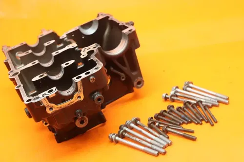 2006 YAMAHA YZF R1 OEM LOWER ENGINE BOTTOM CRANKCASE CRANK CASES MOTOR BLOCK