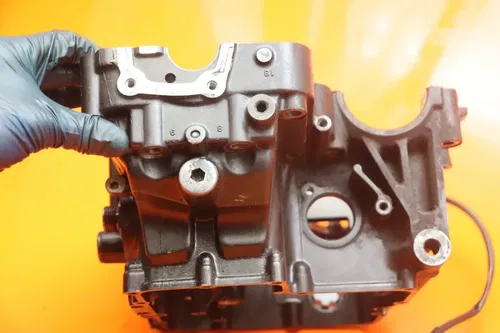 2006 YAMAHA YZF R1 OEM LOWER ENGINE BOTTOM CRANKCASE CRANK CASES MOTOR BLOCK