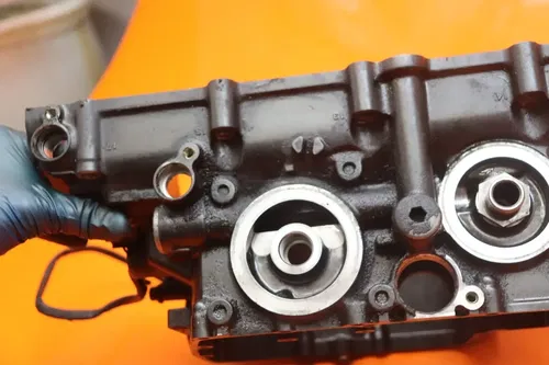 2006 YAMAHA YZF R1 OEM LOWER ENGINE BOTTOM CRANKCASE CRANK CASES MOTOR BLOCK