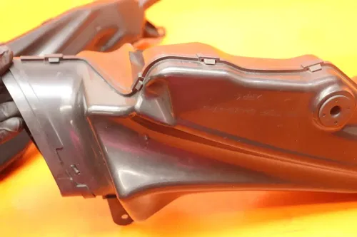 12-16 2015 SUZUKI GSXR 1000 OEM LEFT RIGHT RAM AIR INTAKE DUCT TUBE PAIR