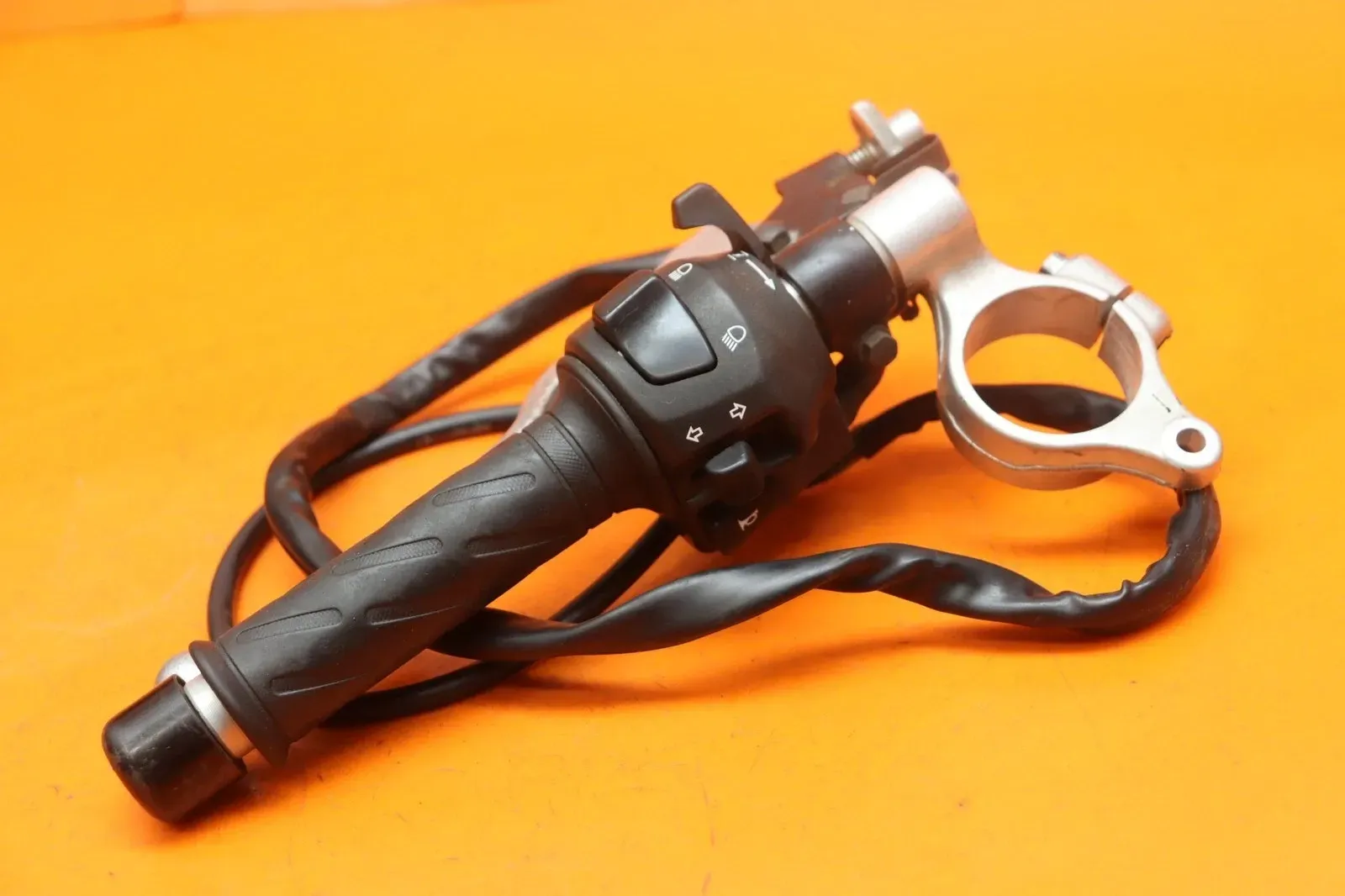 2001-2003 SUZUKI GSXR 600 OEM LEFT CLIP ON HANDLEBAR W SWITCHES