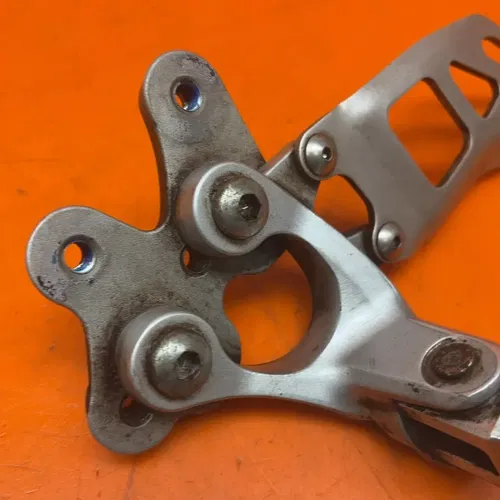09-14 SUZUKI GSXR 1000 OEM LEFT REARSET REAR SET DRIVER FOOT PEG REST STOP