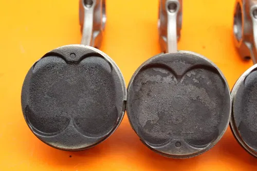 2001-2004 SUZUKI GSXR 1000 OEM ENGINE MOTOR BLOCK PISTONS 12111-40F00-0F0
