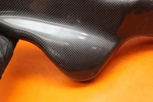 2005 2006 SUZUKI GSXR 1000 CB - CARBON FIBER RIGHT RAM AIR INTAKE DUCT TUBE