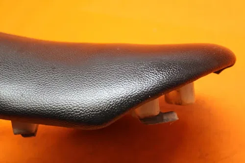 2005 2006 KAWASAKI NINJA ZX6R 636 OEM FRONT DRIVERS SEAT PAD SADDLE PILLION