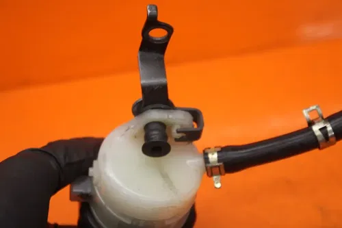 98-25 KAWASAKI NINJA ZX6R OEM FRONT BRAKE MASTER FLUID RESERVOIR TANK BOTTLE
