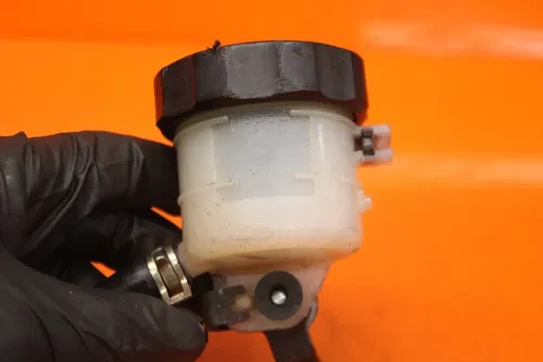 98-25 KAWASAKI NINJA ZX6R OEM FRONT BRAKE MASTER FLUID RESERVOIR TANK BOTTLE