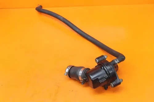 04-08 YAMAHA YZF R1 OEM THERMOSTAT W HOUSING ASSEMBLY