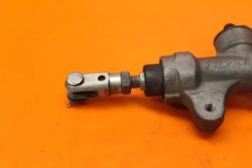 06-20 YAMAHA YZF R6 OEM REAR BACK BRAKE MASTER CYLINDER W RESERVOIR