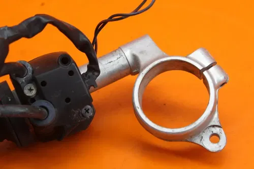 2001 2002 SUZUKI GSXR 1000 OEM RIGHT CLIP ON HANDLEBAR W SWITCHES 37200-27E31