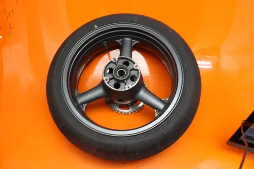 01-03 KAWASAKI NINJA ZX9R OEM STRAIGHT REAR WHEEL BACK RIM W TIRE 41073-1653-DH