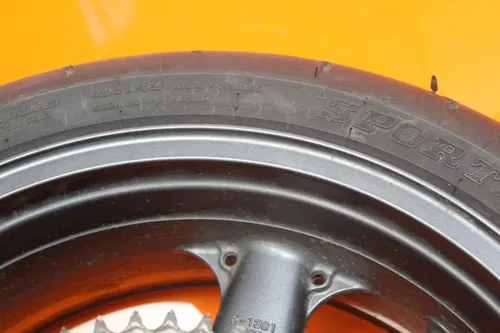 01-03 KAWASAKI NINJA ZX9R OEM STRAIGHT REAR WHEEL BACK RIM W TIRE 41073-1653-DH
