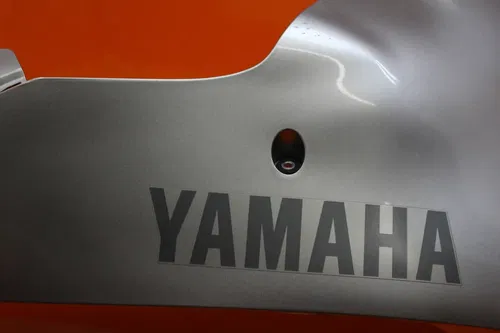 2008-2010 YAMAHA YZF R6 R6R OEM RIGHT LOWER BOTTOM BELLY SIDE FAIRING COWL