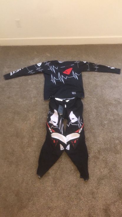 Ufo Gear Combo - Size L/30