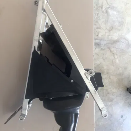 2006 Honda Crf450 Subframe And Airbox Assembly