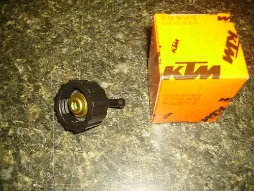 NEW OEM KTM RADIATOR CAP 1.0 BAR 50 65 SX XC SXS PRO JUNIOR SENIOR 45135009000