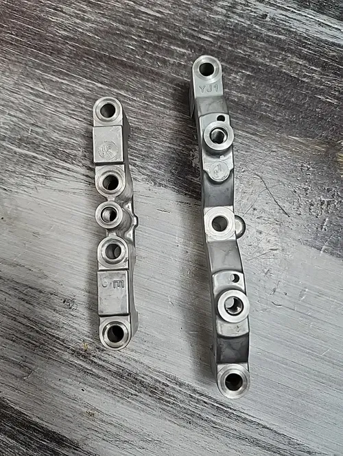 2022 Yamaha YZ450F Cylinder Head Camshaft Tower Bridge Holders