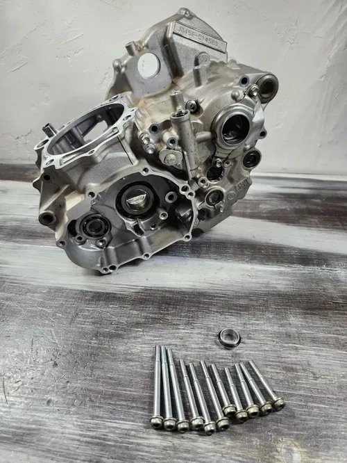 2018 - 2022 Yamaha YZ450F Left Right Crankcases Cases BR9-15100-19-00 WR YZ 450